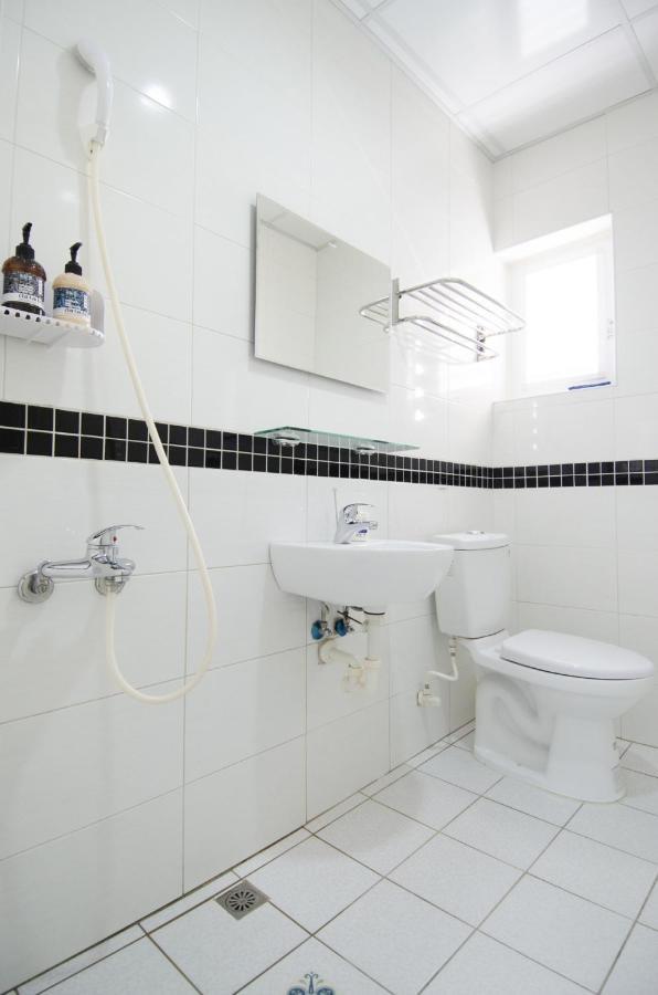 Tt Guesthouse旅人時光民宿 Tainan Exteriör bild